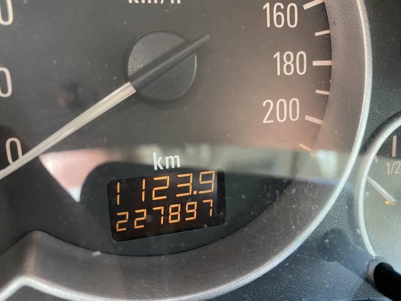 ox_sprzedam-opel-corsa-c-2005-diesel