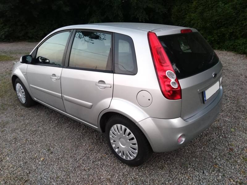 ox_ford-fiesta-mk6-klimatyzacja-125-benzyna-grzane-fotele