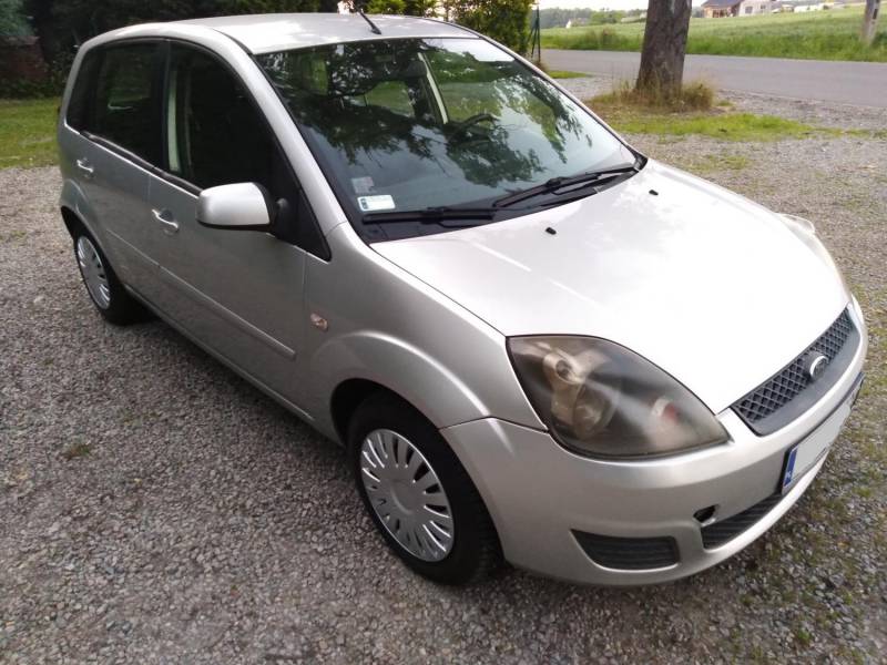 ox_ford-fiesta-mk6-klimatyzacja-125-benzyna-grzane-fotele
