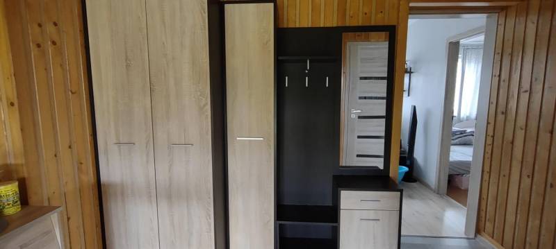 ox_sprzedam-garderobe