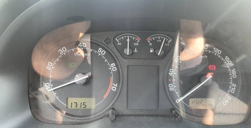 ox_skoda-octavia-i-4x4-polski-salon