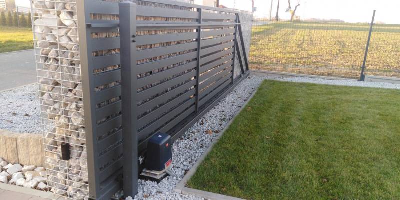 ox_ogrodzenia-bramy-furtki-balustrady-montaz