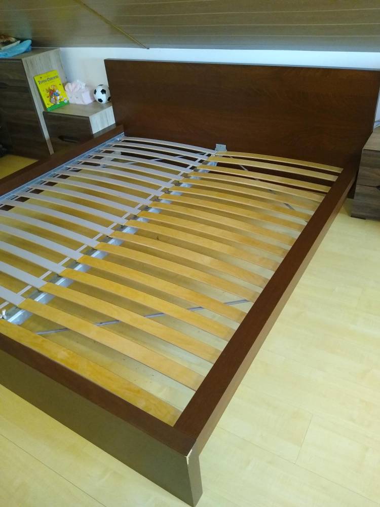 ox_rama-lozka-180x200-malm-ikea