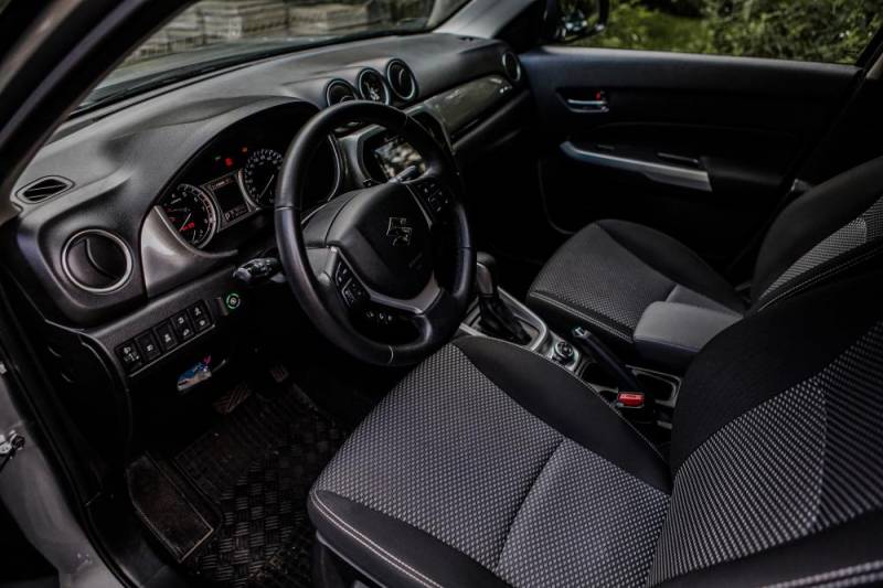 ox_suzuki-vitara-2018-16l-automat-4x4-lpg-wer-premium-przeb-70tys