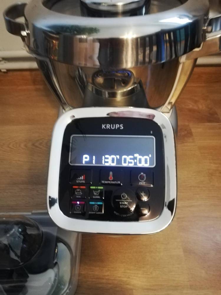 ox_robot-kuchenny-krups-hp-6051-i-prepcook