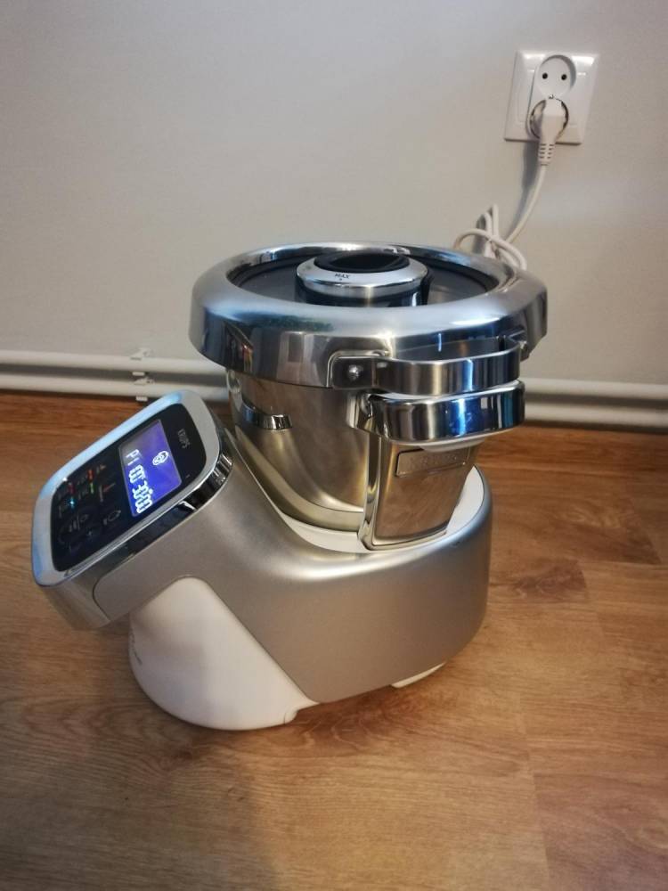 ox_robot-kuchenny-krups-hp-6051-i-prepcook