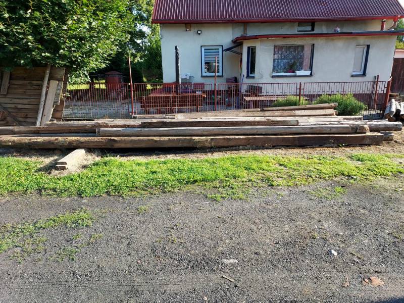 ox_drewno-duzej-wiezby-na-80-do-wykorzystania-na-inna-budowle-tanio