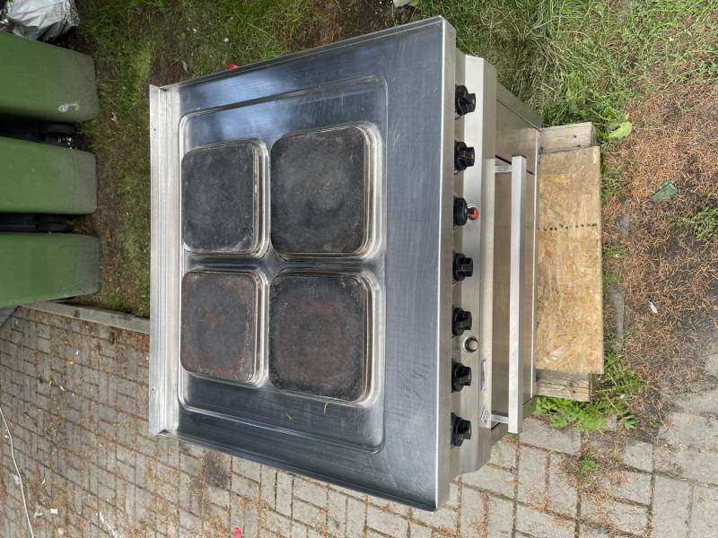 ox_kuchnia-elektryczna-4-palniki-full-gastronomia-z-piekarnikiem-360v