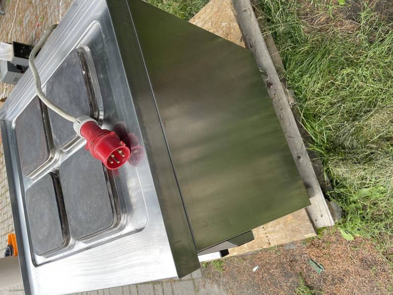 ox_kuchnia-elektryczna-4-palniki-full-gastronomia-z-piekarnikiem-360v