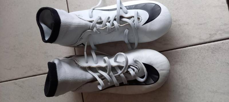 ox_buty-pilkarskie-korki-nike-mercurial-cr7-rozm-34