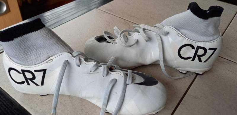 ox_buty-pilkarskie-korki-nike-mercurial-cr7-rozm-34