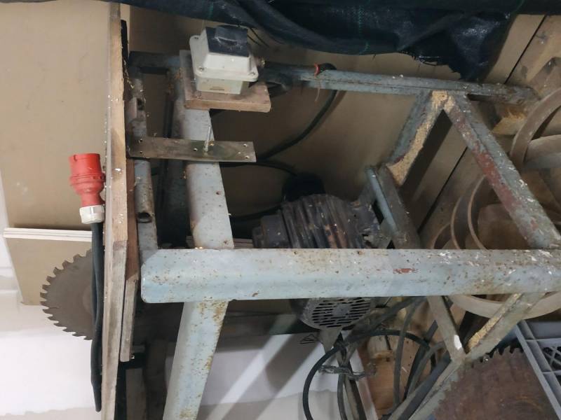 ox_pila-stolowa-krajzega-cyrkularka-silnik-3kv-wytrzymala-solidna