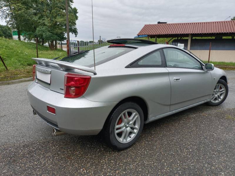ox_toyota-celica-18-vvti-143km-automat-2003r