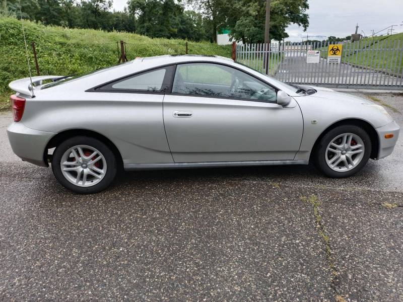 ox_toyota-celica-18-vvti-143km-automat-2003r