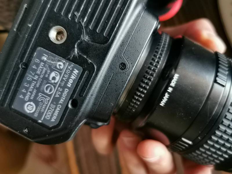 ox_lustrzanka-nikon-z-obiektywem