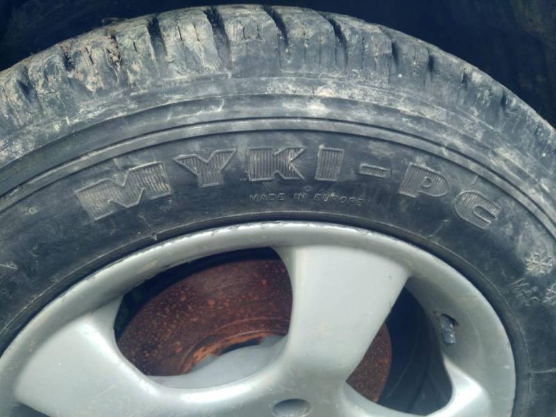 ox_sprzedam-opony-zimowe-z-felgami-21565r16-pajero-rav-outlander