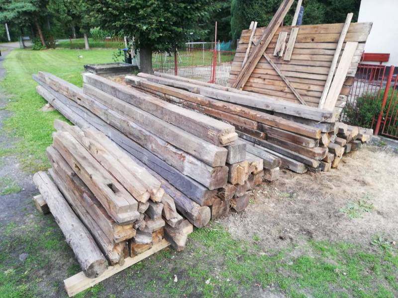 ox_drewno-duzej-wiezby-do-wykorzystania-w-80-na-inna-budowle-tanio