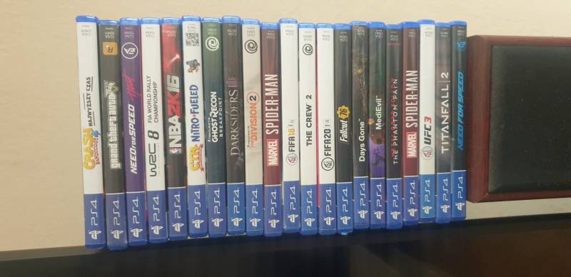 ox_playstation-4-pro-2-konsole-4-pady-21-gier-mega-zestaw
