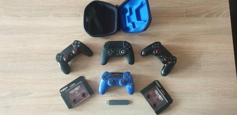 ox_playstation-4-pro-2-konsole-4-pady-17-gier-mega-zestaw
