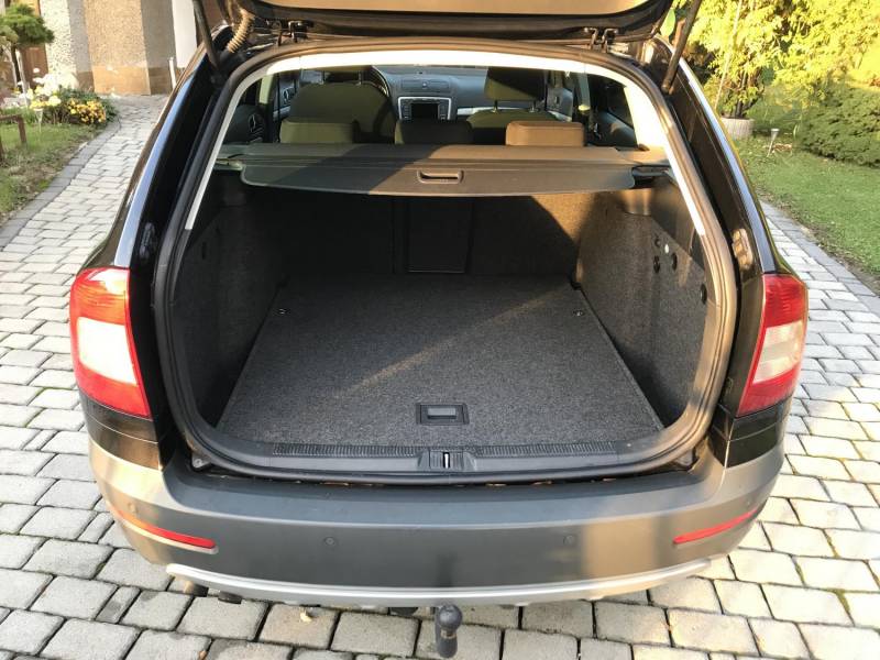 ox_skoda-octavia-scout-4x4-2009r-18-dm3-160-km-192-tys-km