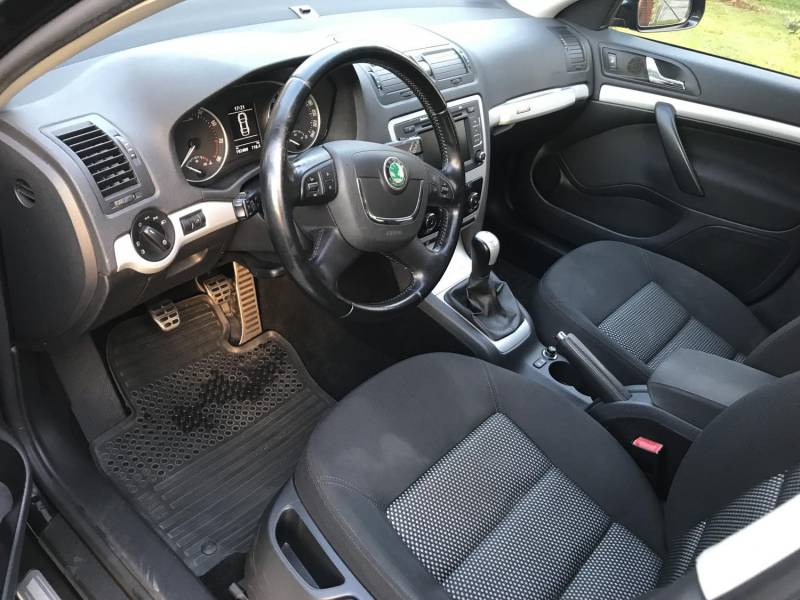 ox_skoda-octavia-scout-4x4-2009r-18-dm3-160-km-192-tys-km