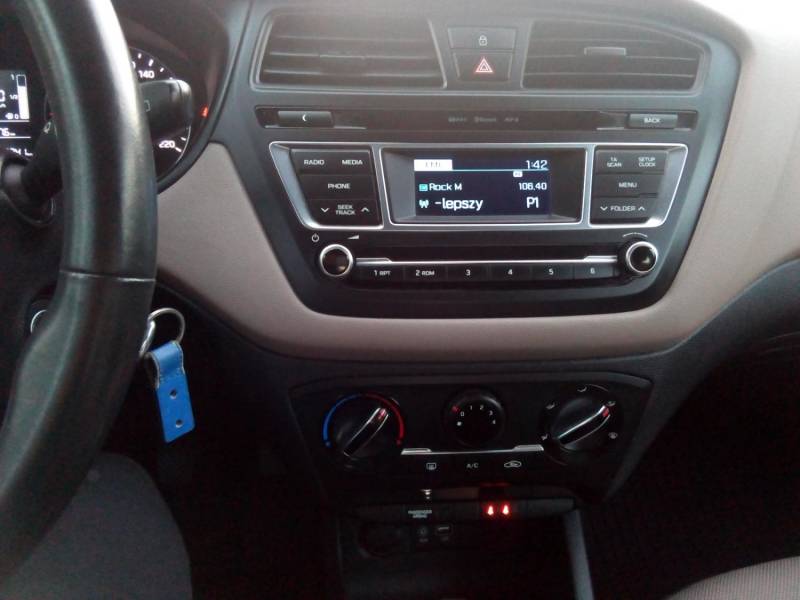 ox_hyundai-i20-ii-12benzyna-krajowy-2016r-piekny-kolor-50tys-km