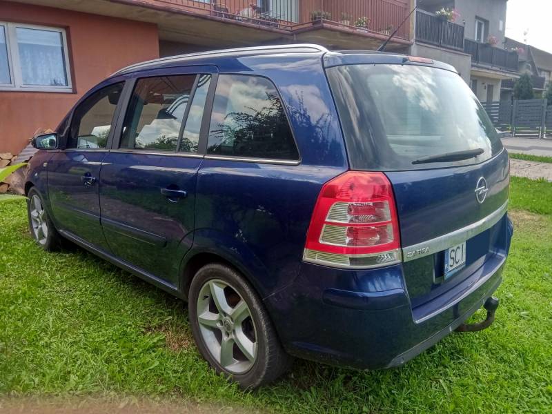 ox_opel-zafira-rok-2008-18-benzyna