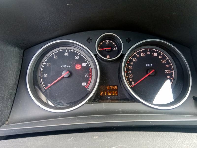 ox_opel-zafira-rok-2008-18-benzyna