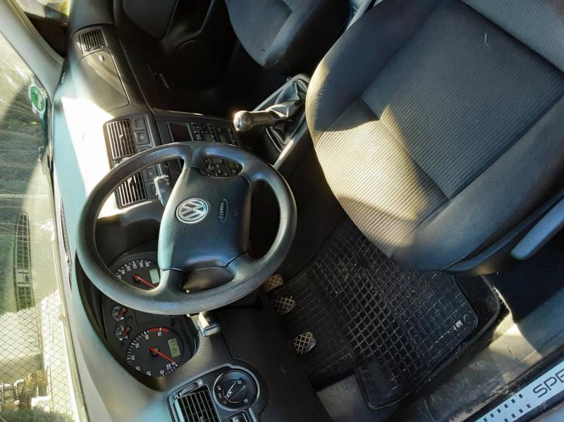 ox_vw-golf-iv-combi-16-benzyna-rok-112002-zaczep-klima-stan-bdb