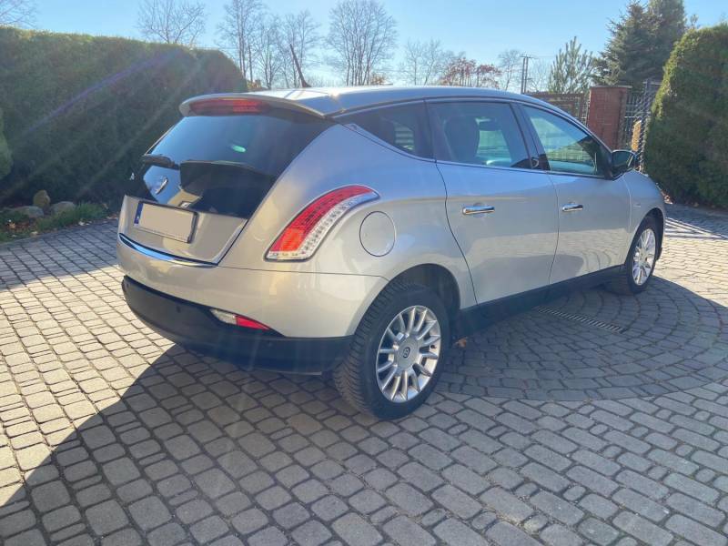 ox_sprzedam-lancia-delta-diesel16-16v-multijet-2013-120-km-salon-polska
