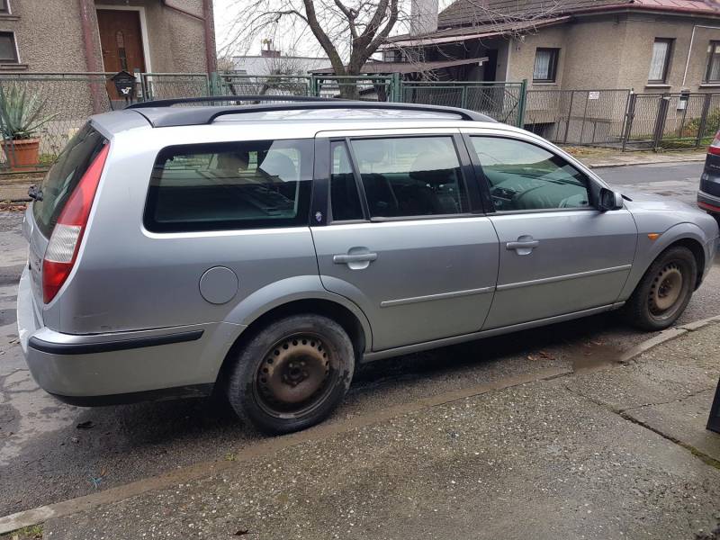 ox_samochod-osobowy-ford-mondeo