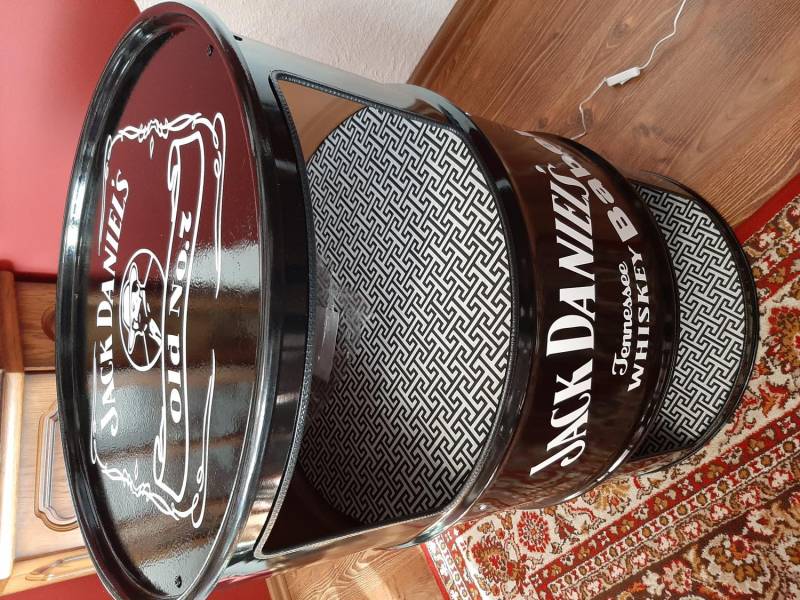 ox_barek-z-beczki-metalowej-200l