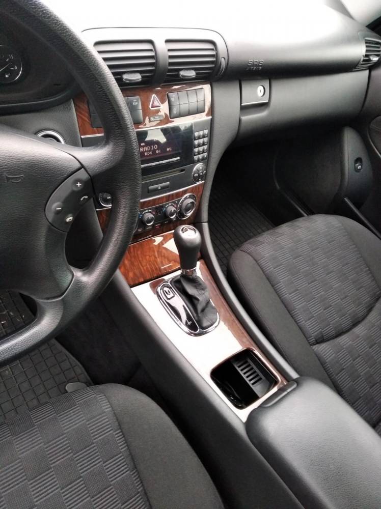 ox_mercedes-c-klasa-w203-super-stan-2007-rok-22-diesel-122km-190-tys