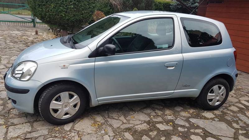 ox_sprzedam-toyote-yaris-2004-rok-polski-salon-garazowana