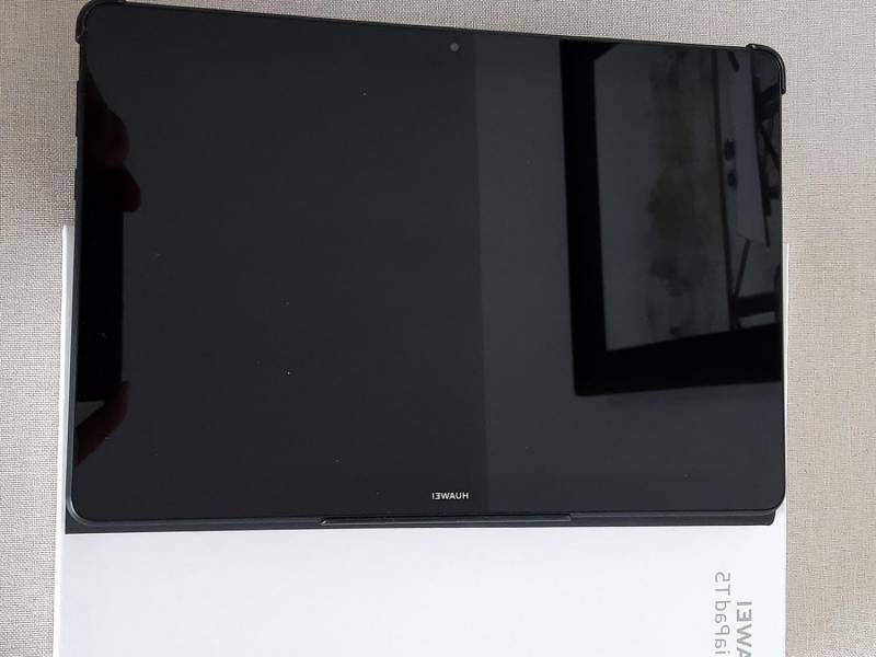 ox_tablet-huawei-mediapad-t5-lte-10-cali-w-full-hd