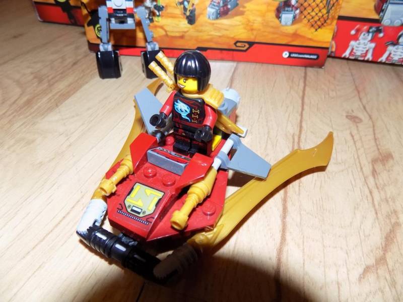 ox_lego-70592-ninjago-mech-ronina