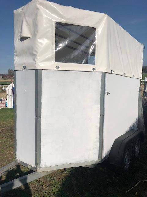 ox_przyczepa-konska-wynajem-bukmana-transport-koni-bukmanka-przewoz-kon