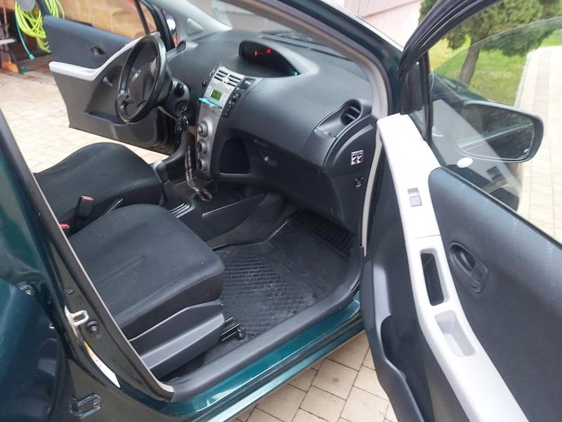 ox_toyota-yaris-14-d-tylko-177-tyskilometrow