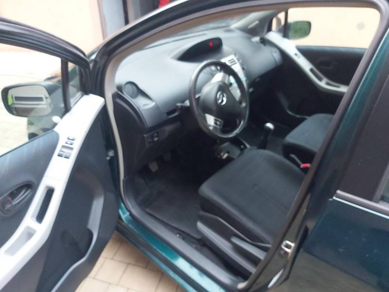 ox_toyota-yaris-14-d-tylko-177-tyskilometrow