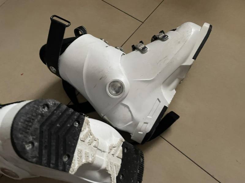 ox_buty-narciarskie-junior-salomon-60t-x-max-22-225-malo-uzywane
