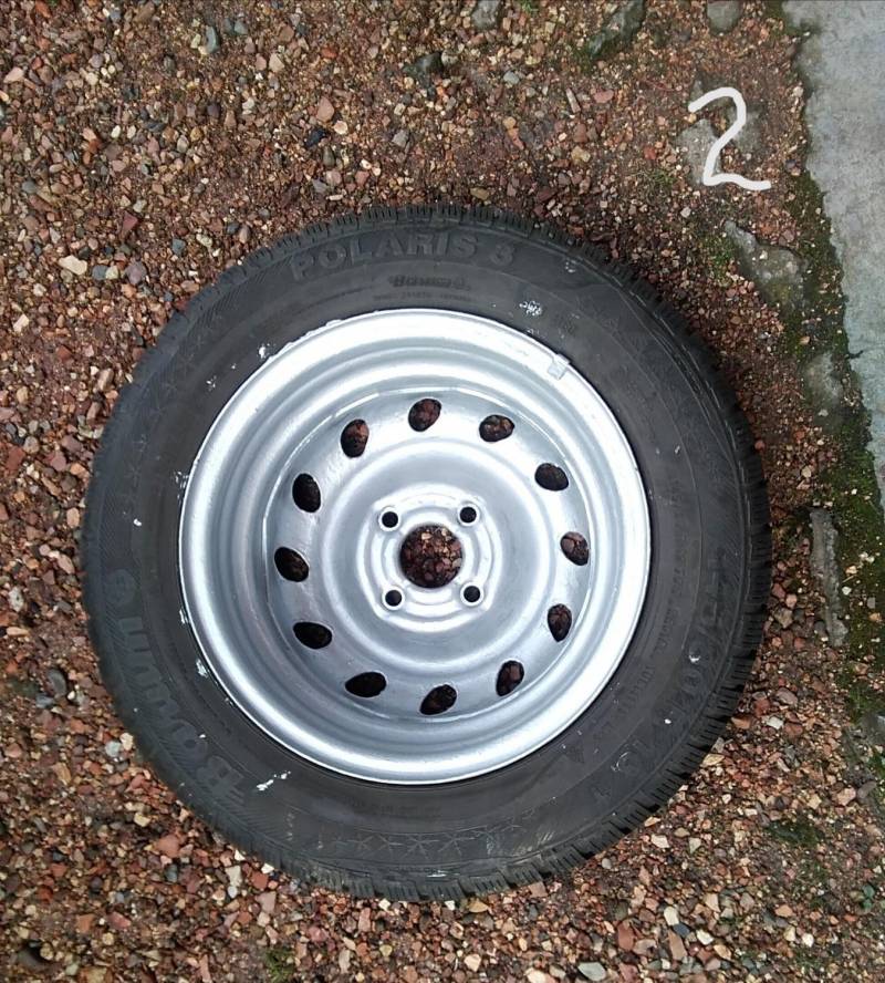 ox_opony-zimowe-z-felgami-14580r13-t-3-komplet-min-opel