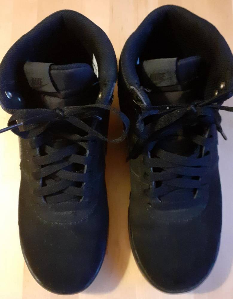 ox_sprzedam-nike-hoodland-suede-r42