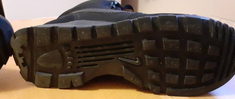 ox_sprzedam-nike-hoodland-suede-r42