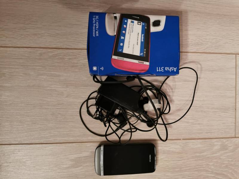 ox_sprzedam-smartfon-nokia-asha-311-szary-tanio