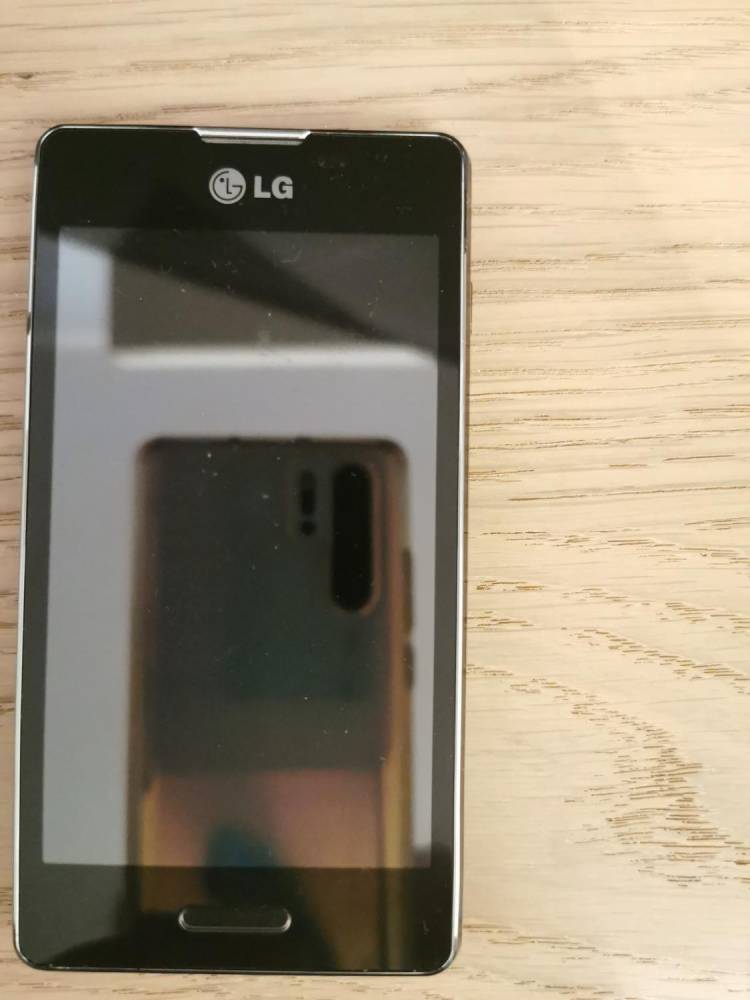 ox_sprzedam-smartfon-czarny-lg-e460-ls-sprawny-tanio-w-super-cenie