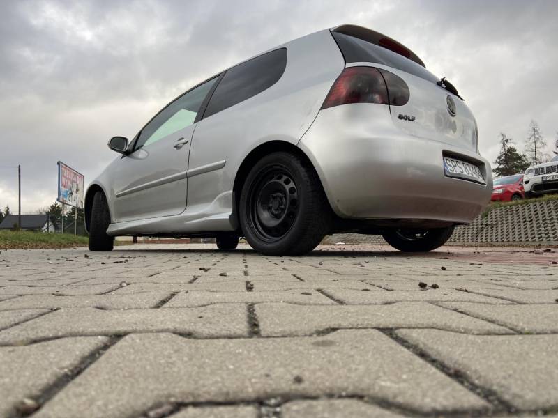 ox_vw-golf-v-16-benzyna-garazowany-od-kobiety-w-miare-zadbany-polecam