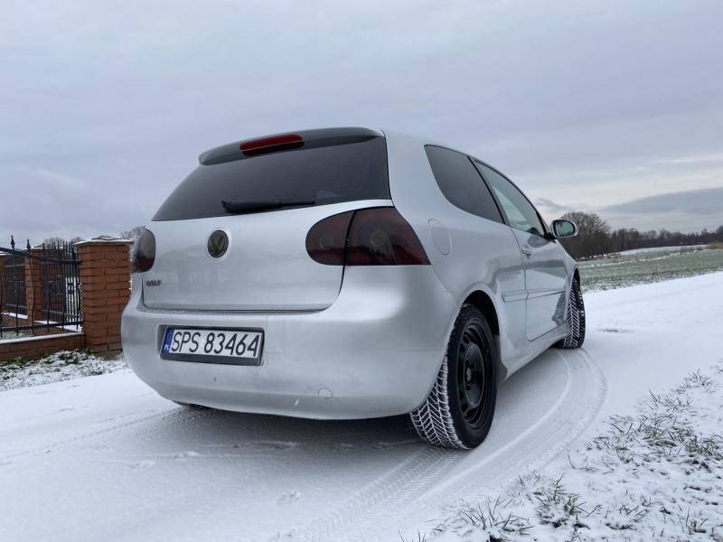 ox_vw-golf-v-16-benzyna-prywatny-z-domu-zadbany-od-kobiety