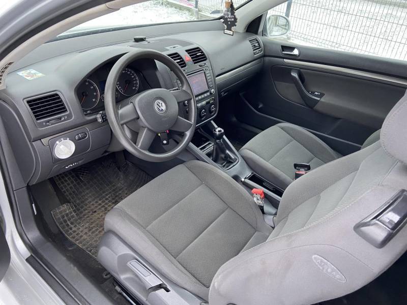 ox_vw-golf-v-16-benzyna-prywatny-z-domu-zadbany-od-kobiety