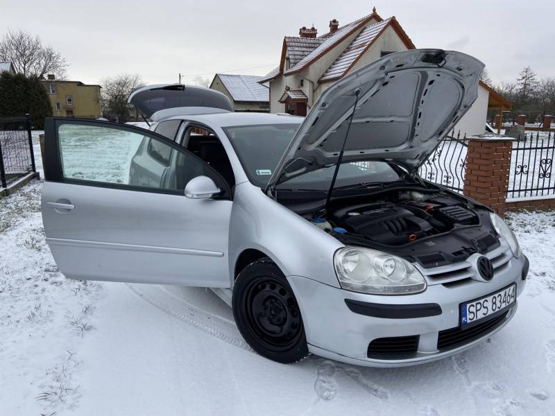 ox_vw-golf-v-16-benzyna-prywatny-z-domu-zadbany-od-kobiety