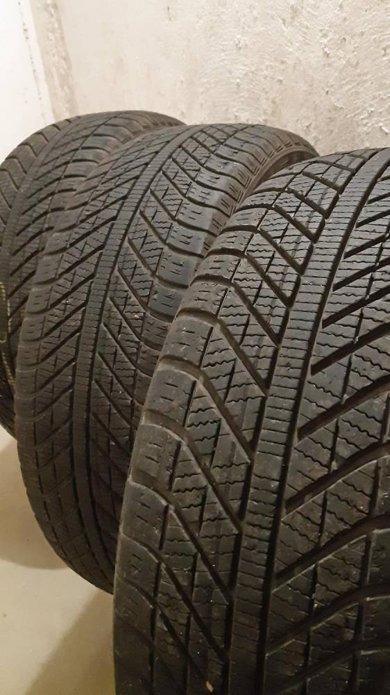 ox_opony-goodyear-vector-4seasons-20550-r17-calorocznewielosezonowe